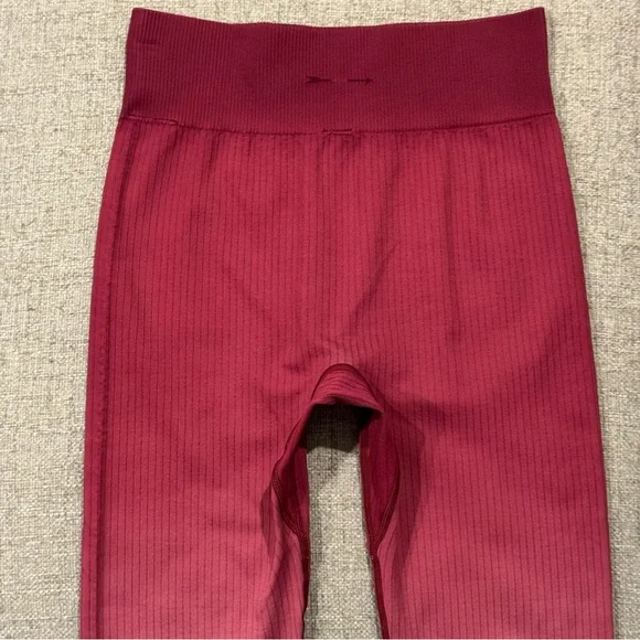 THE UPSIDE Ombre Ribbed Seamless Leggings - Burgundy/Cream - Size S (Fits 4)